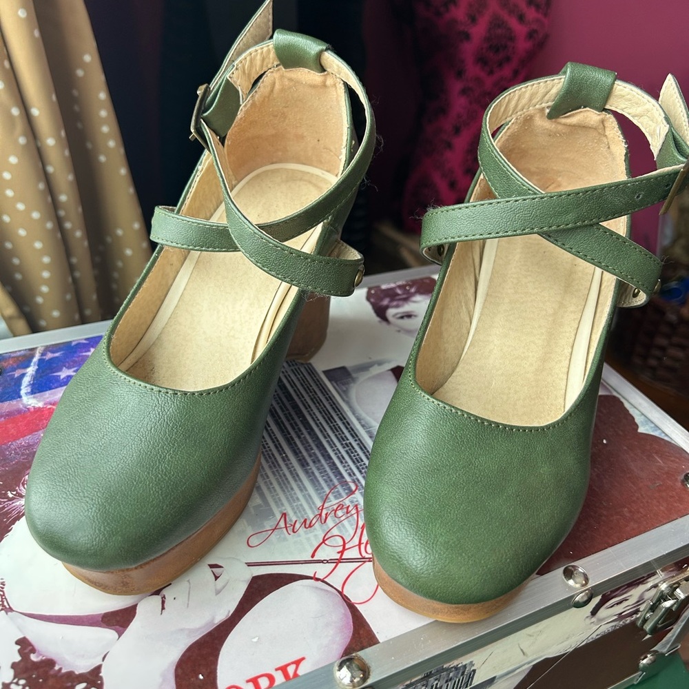 Green Women's Strap Heels